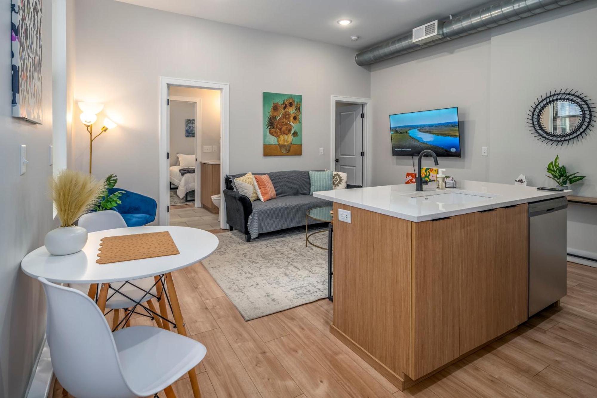 Prime Otr, 3 Lux Queen Beds, Two 55In Tvs, Steps To Tql, Findlay Market, Light Rail, Fast Wifi Cincinnati Bagian luar foto