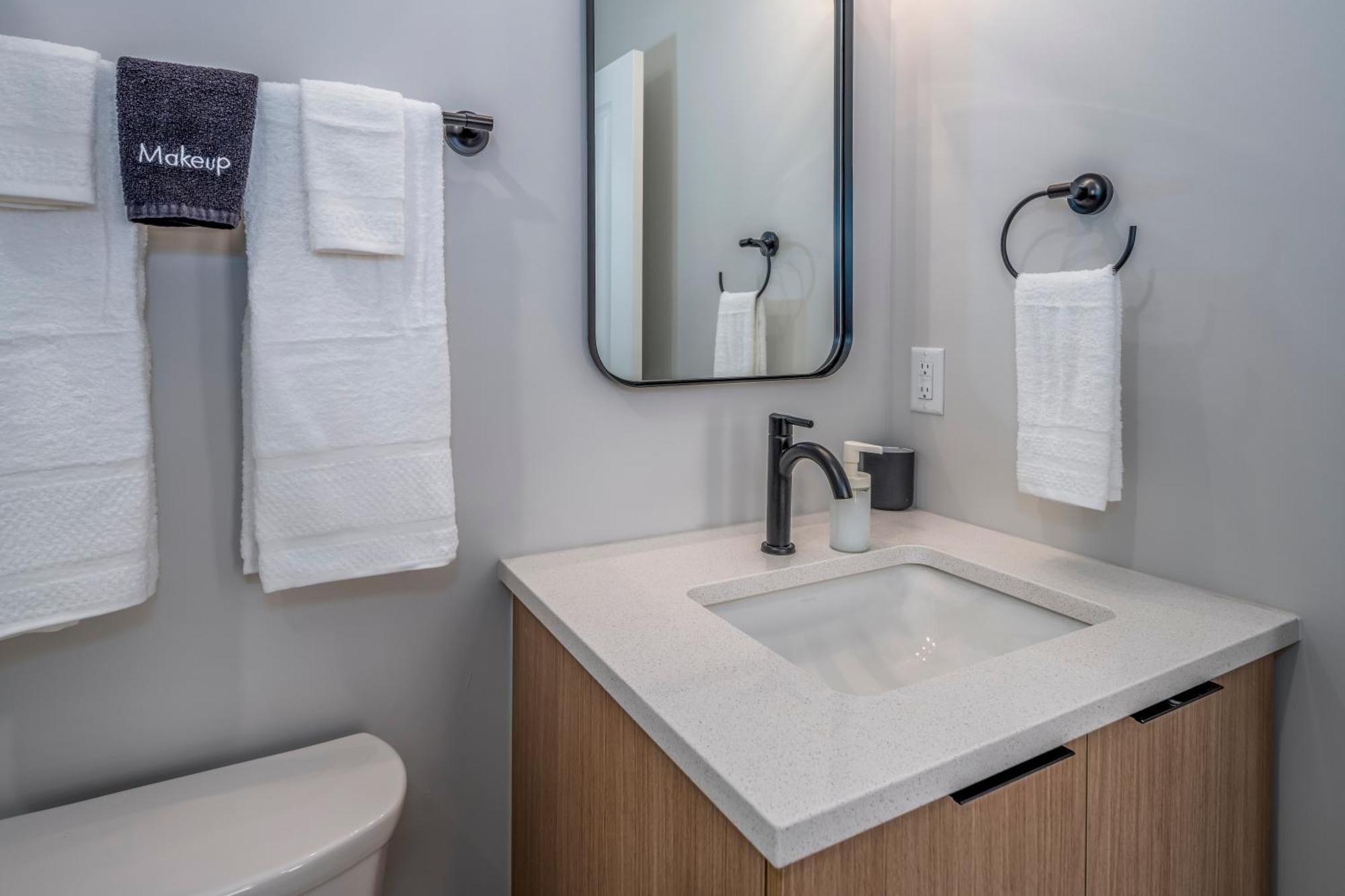 Prime Otr, 3 Lux Queen Beds, Two 55In Tvs, Steps To Tql, Findlay Market, Light Rail, Fast Wifi Cincinnati Bagian luar foto